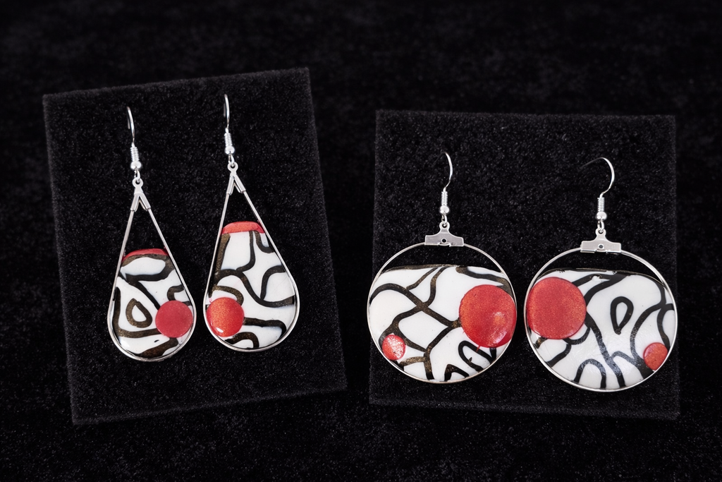 Pendientes de plata, estilo contemporáneo