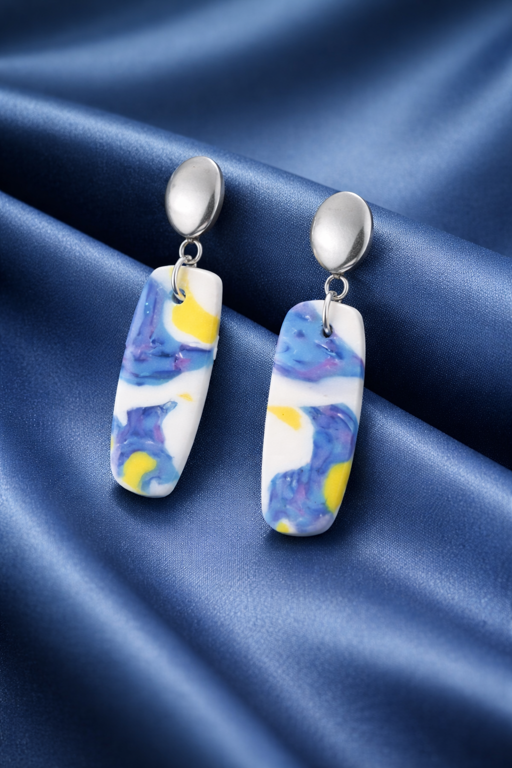 Pendientes con tonos suaves y luminosos
