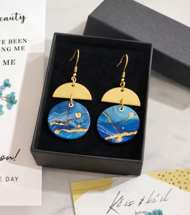 Beautiful earrings with eye-catching details