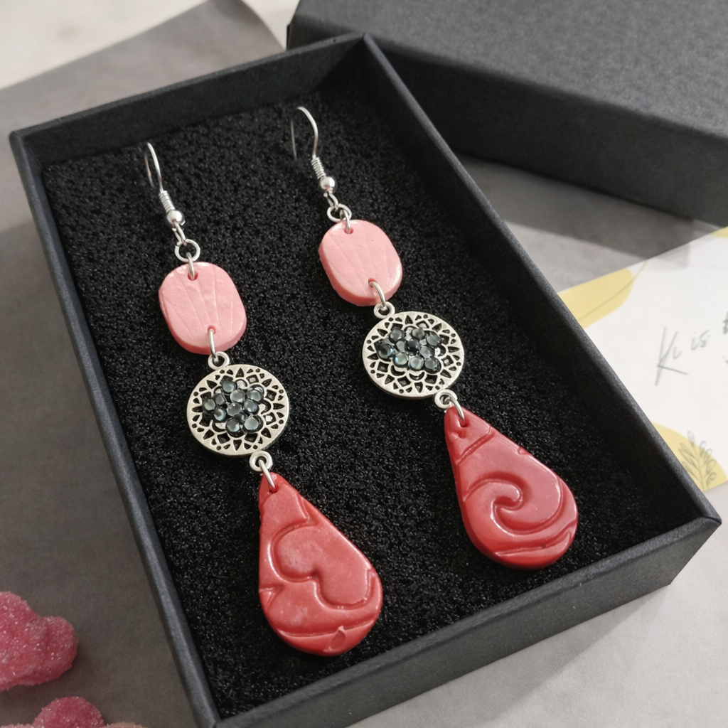 Pendientes de plata con filigrana y brillantes muy elegantes