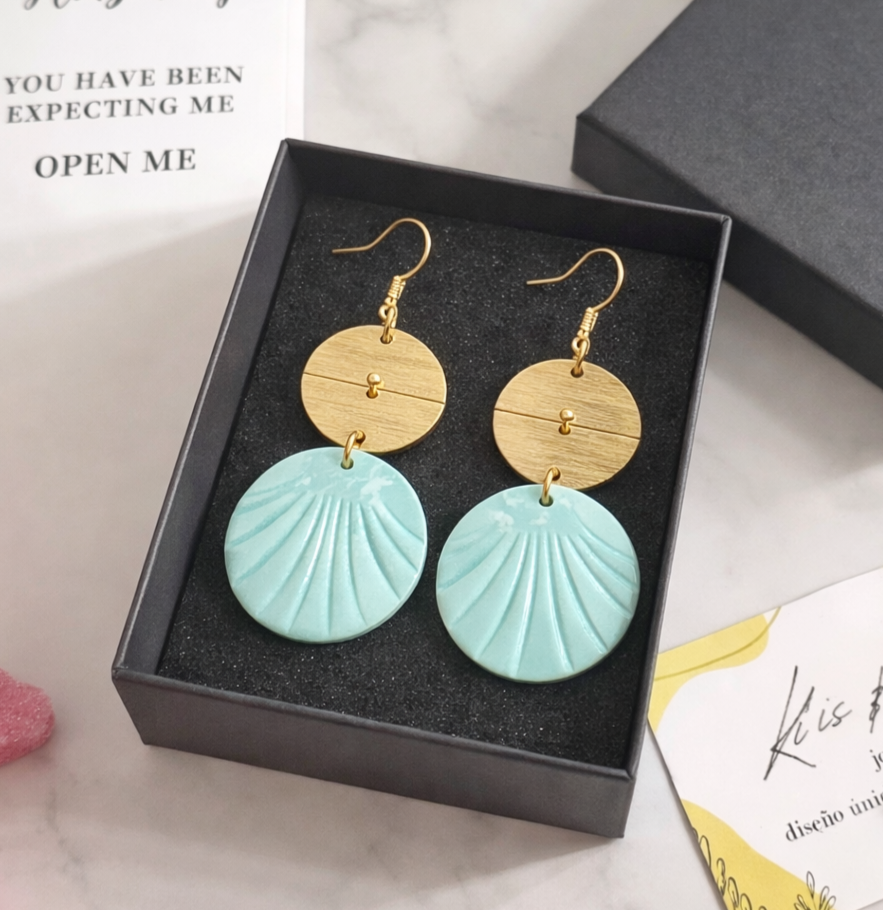 Elegant gold stud earrings