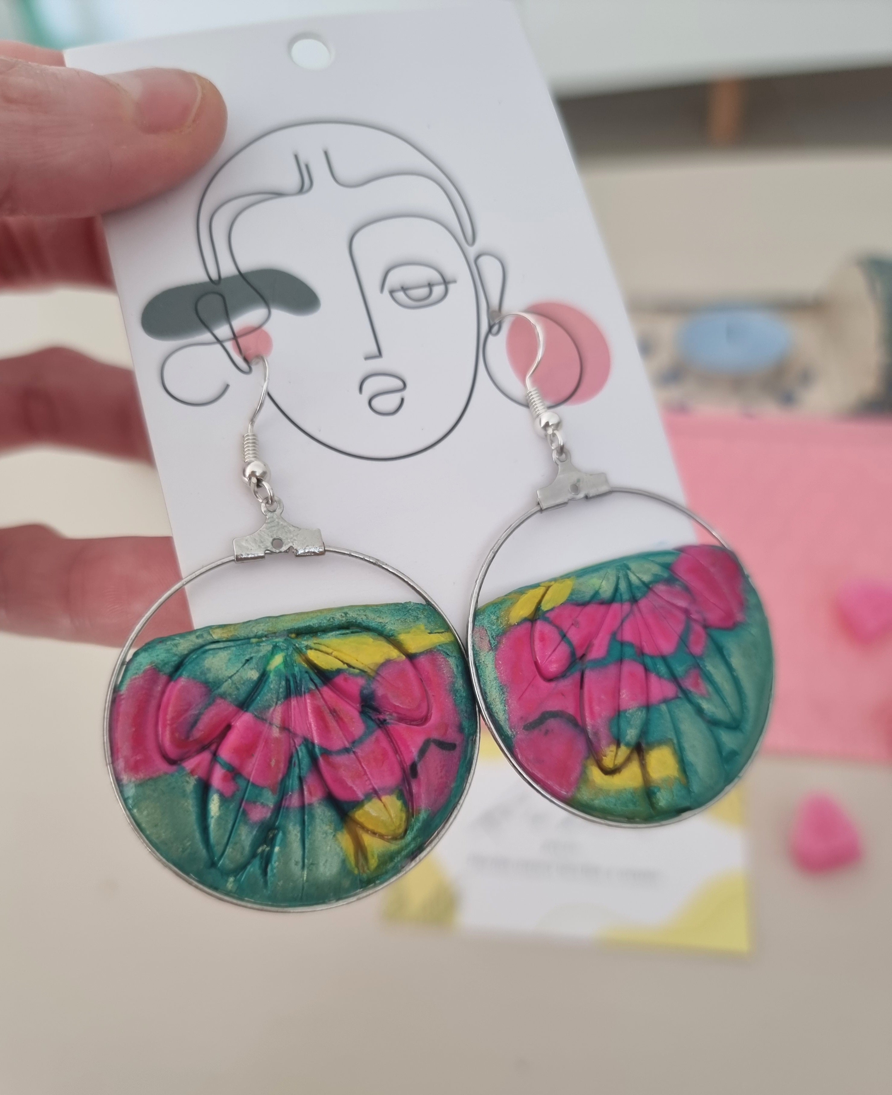 Pendientes de plata con relieve muy primaveral