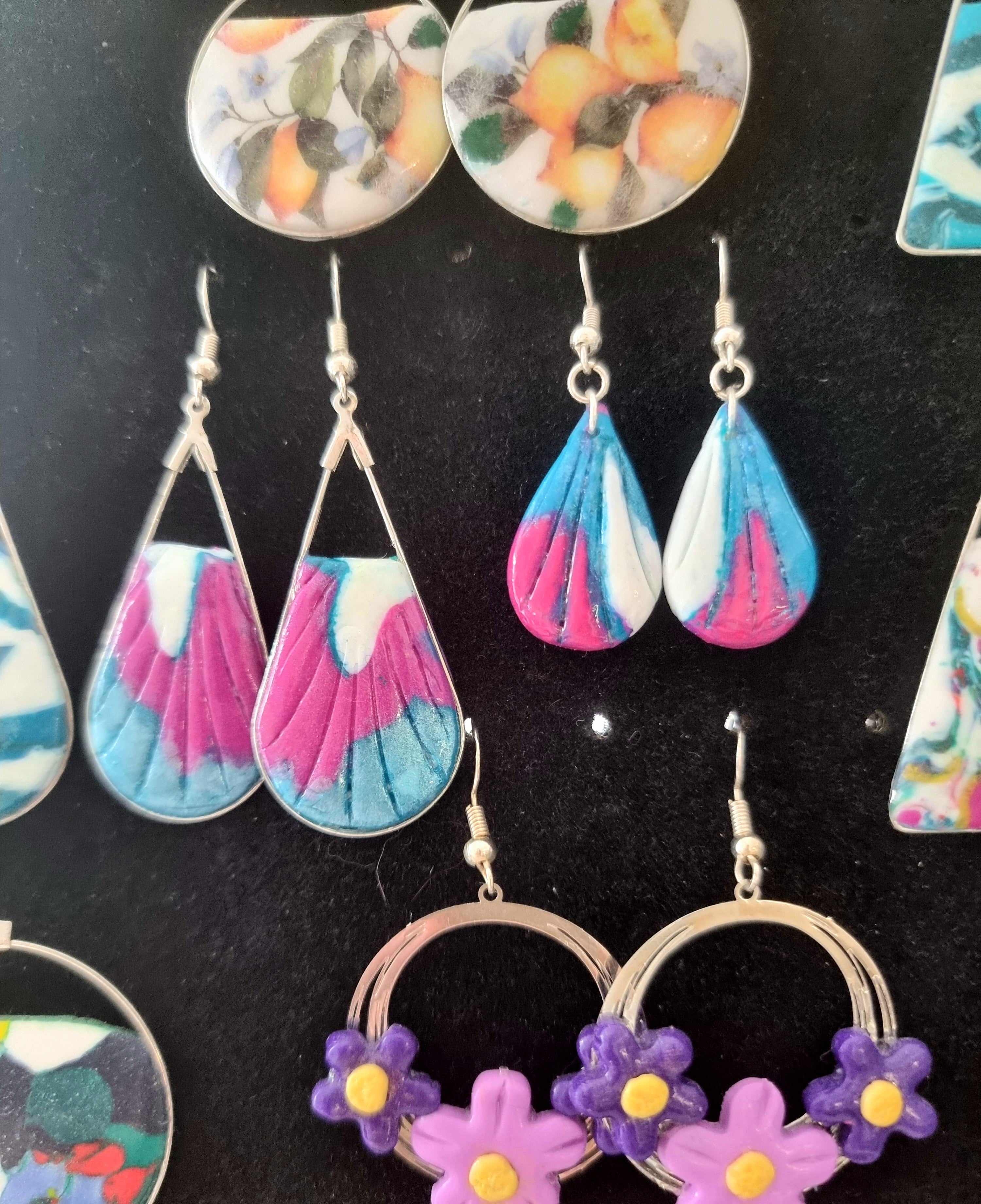 Pendientes de plata de colores vibrantes