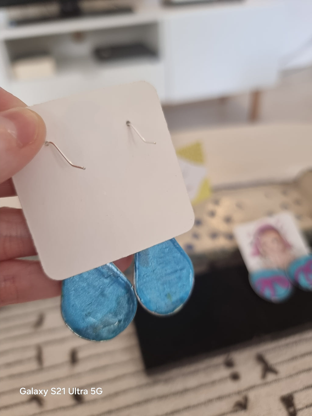 Pendientes de plata diseño gota con tonos metalizados