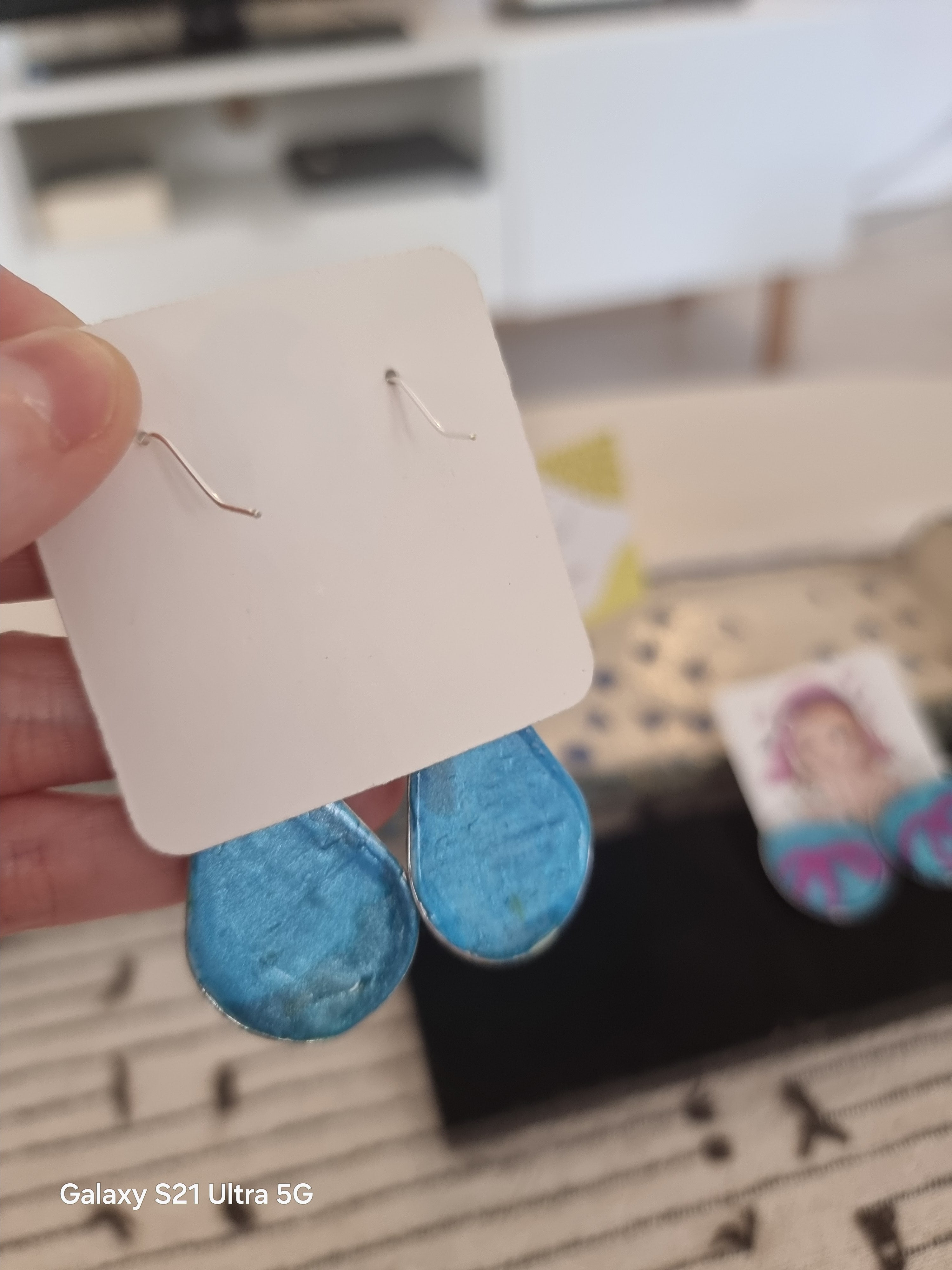 Pendientes de plata diseño gota con tonos metalizados