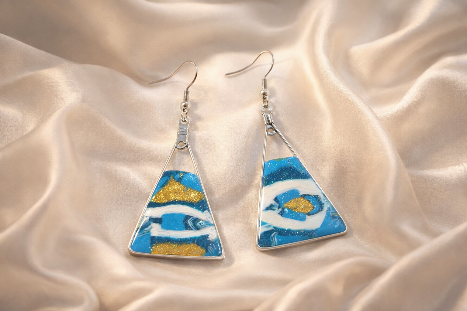 Pendientes de plata de elaborado diseño