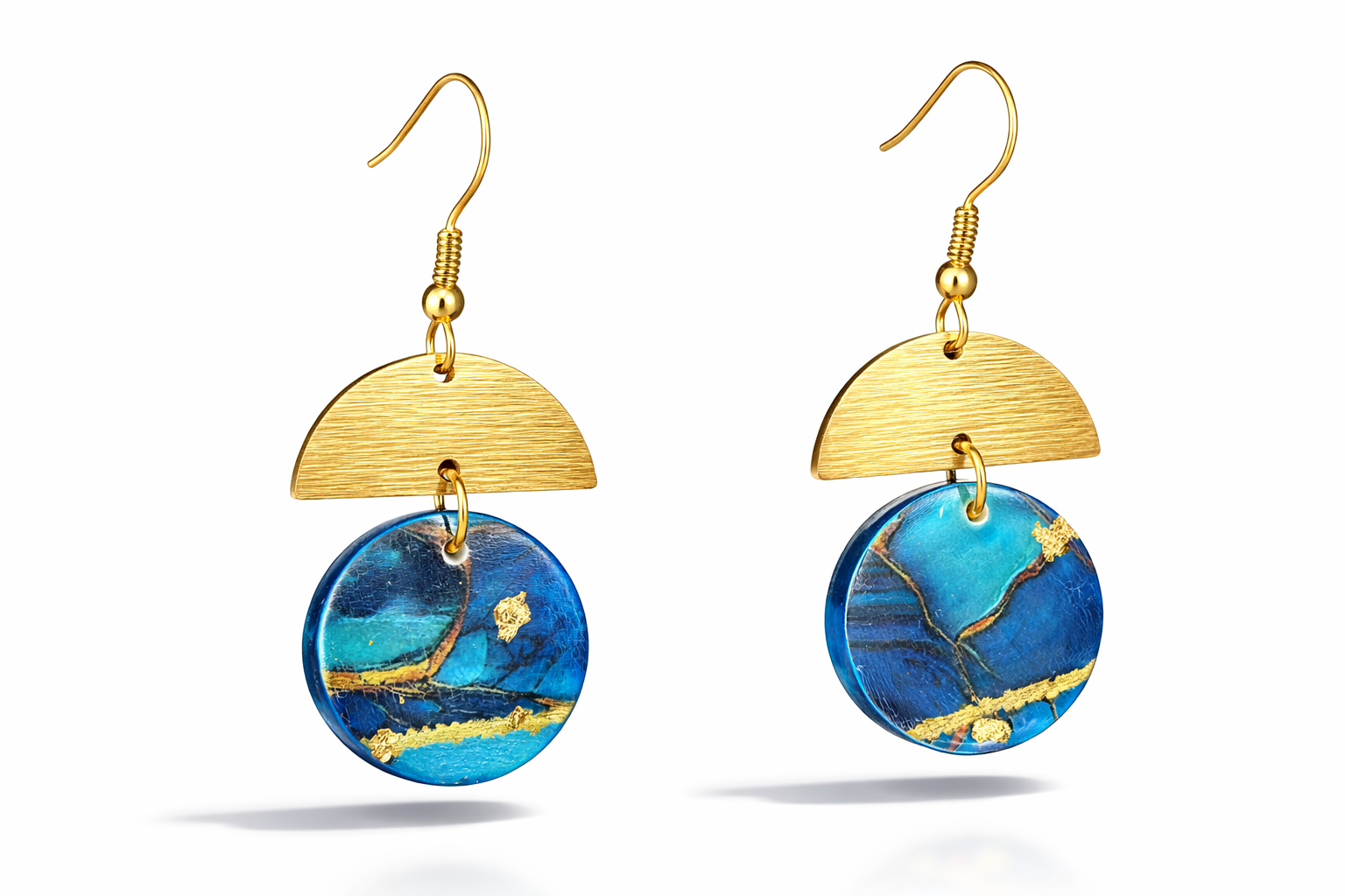 Beautiful earrings with eye-catching details