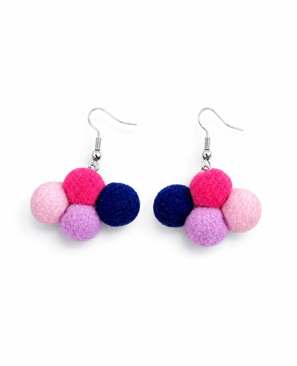 Pendientes de plata diseño  con pompones