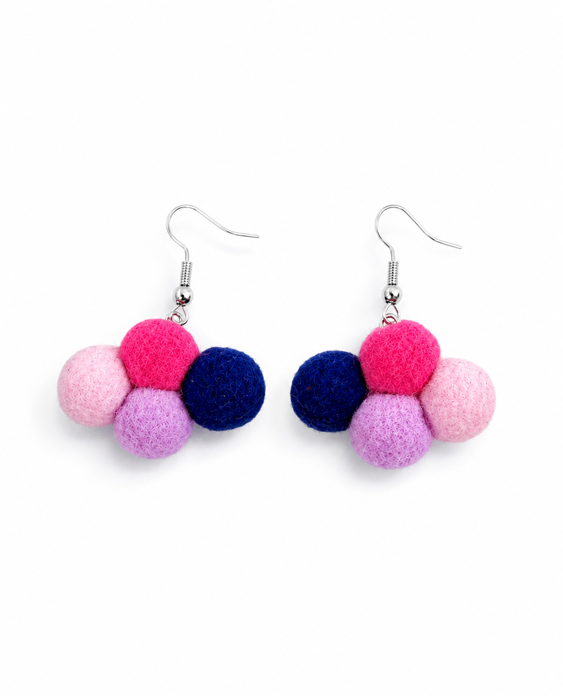 Pendientes de plata diseño  con pompones