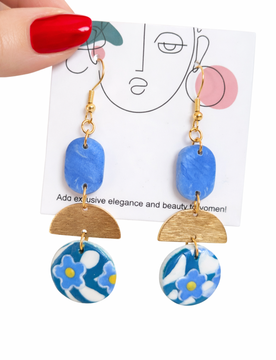 Pendientes dorados de estampado floral