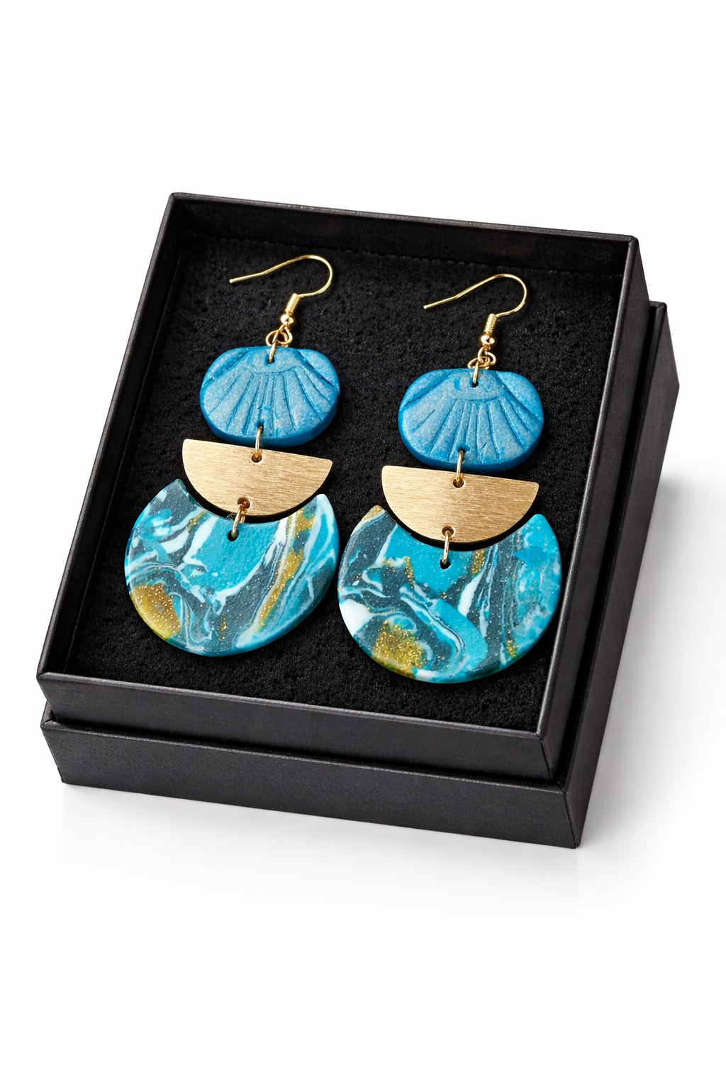 Pendientes dorados, inspiración oriental