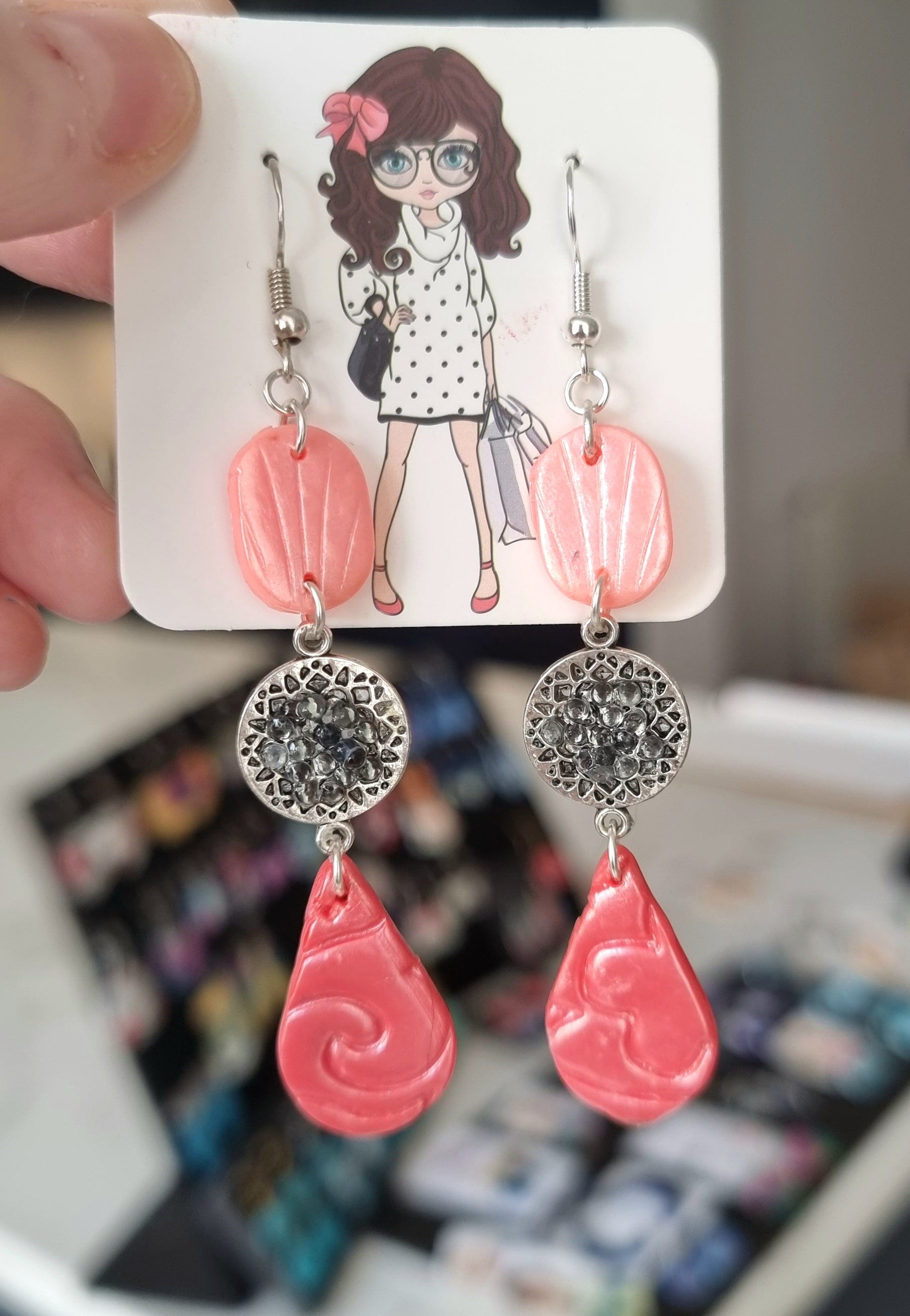 Pendientes de plata con filigrana y brillantes muy elegantes