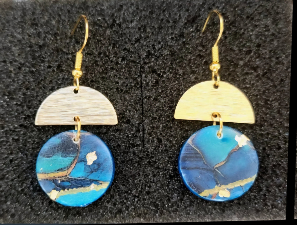 Beautiful earrings with eye-catching details
