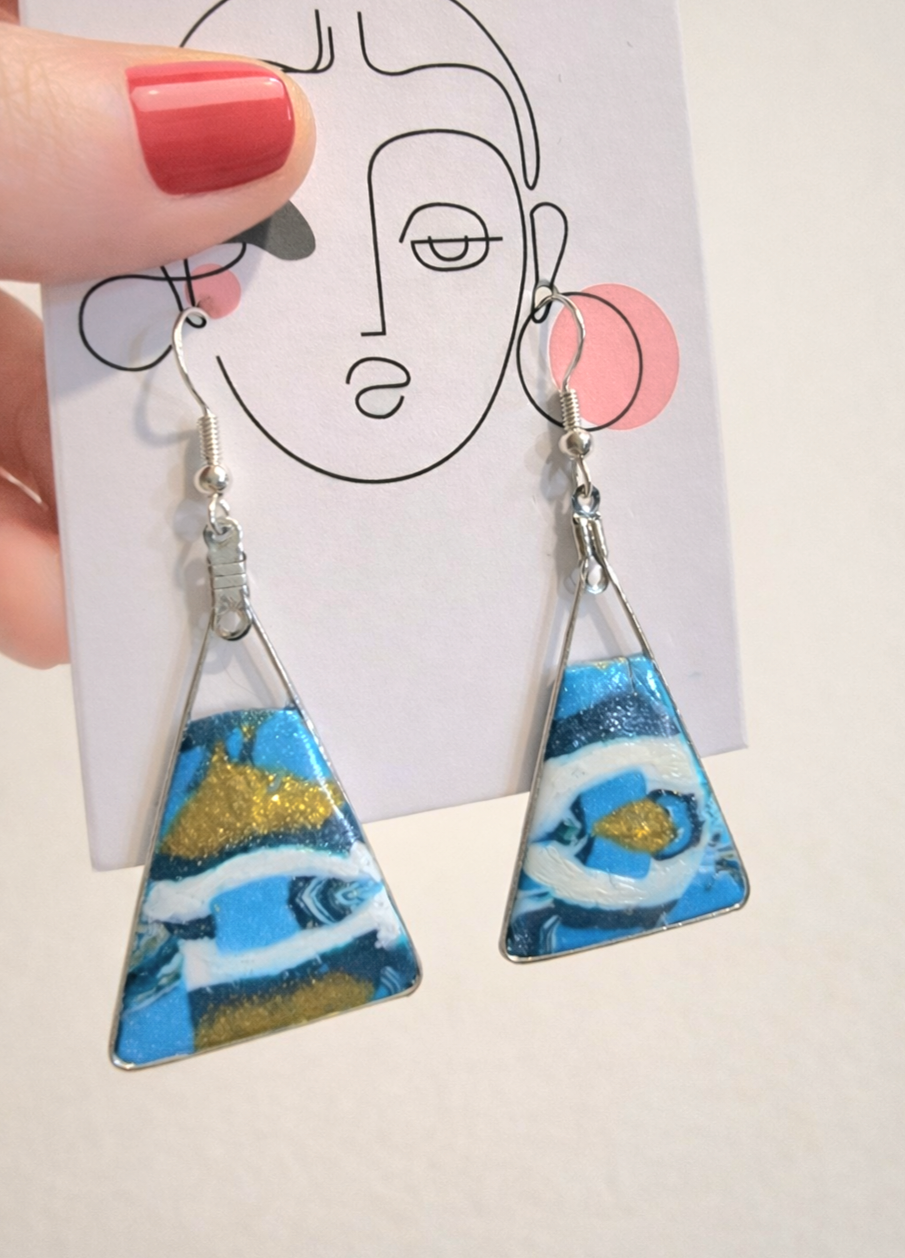 Pendientes de plata de elaborado diseño