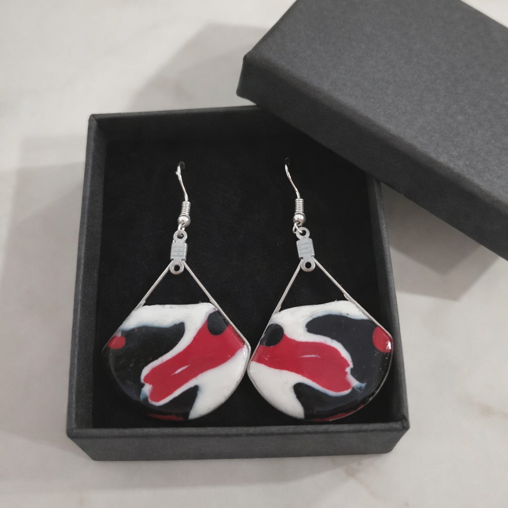 Pendientes de plata de colores vibrantes