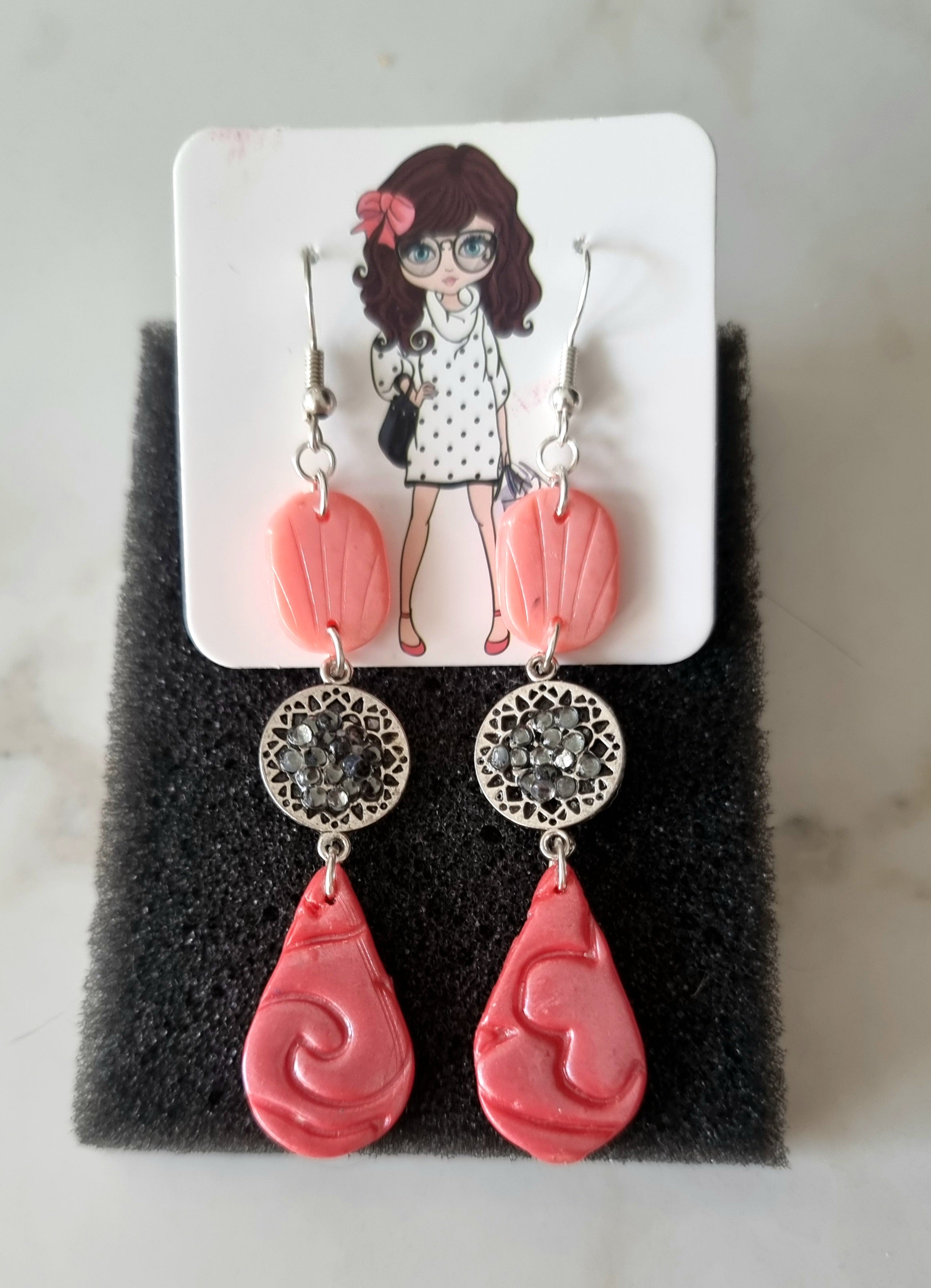 Pendientes de plata con filigrana y brillantes muy elegantes